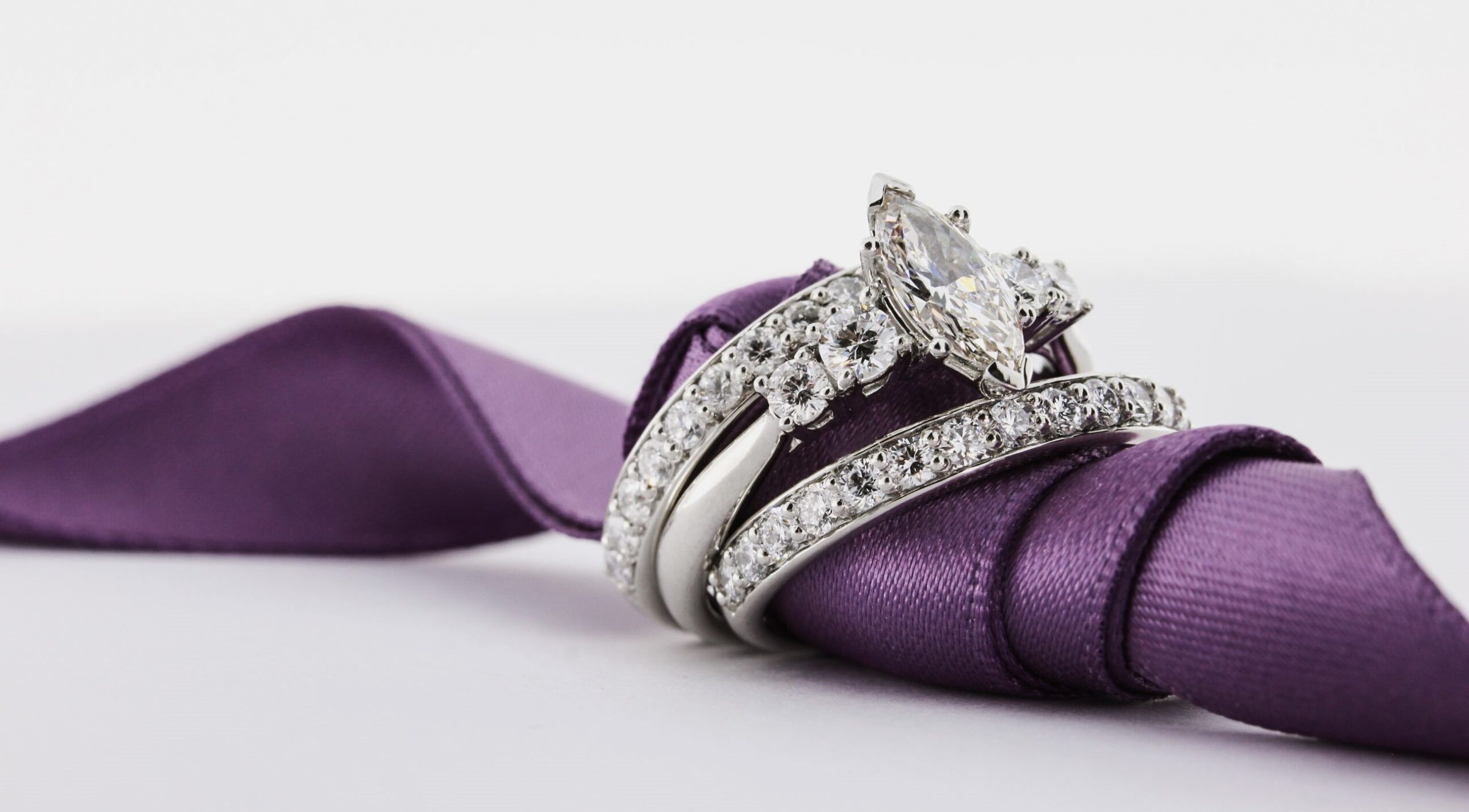 wedding band buying gide