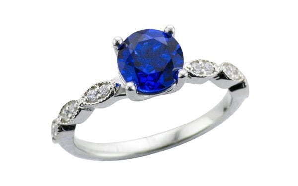 Cornflower blue sapphire engagement ring – Portfolio