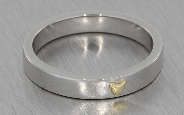 Platinum Gents band with a mickey mouse motif