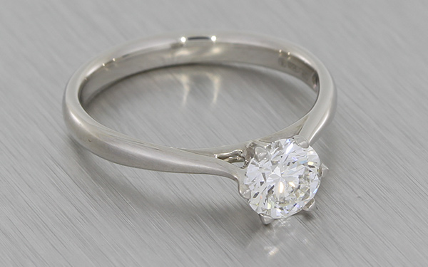 Platinum Solitaire With Tulip Set Diamond – Portfolio