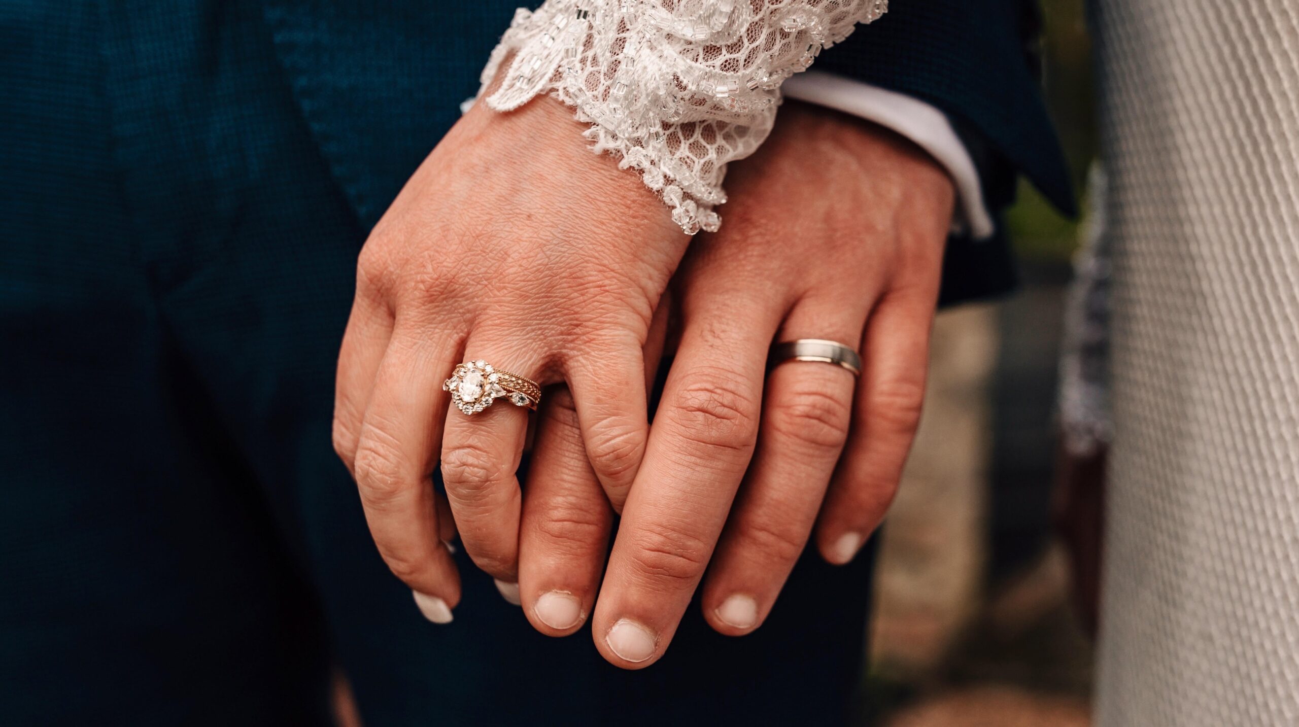 wedding band buying gide